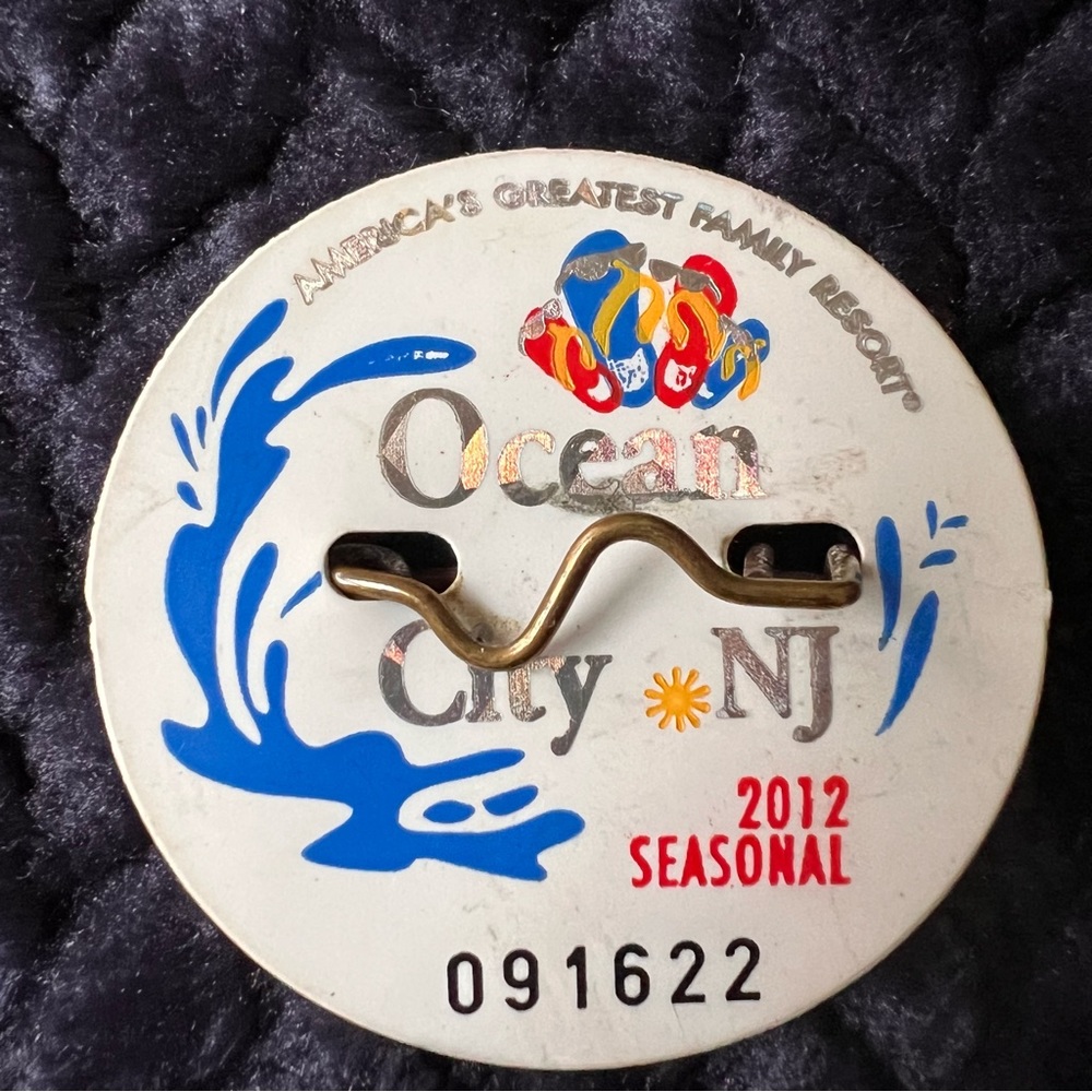 2012 Ocean City New Jersey Seasonal Beach Badge Tag Pin Vacation Ocean Summer